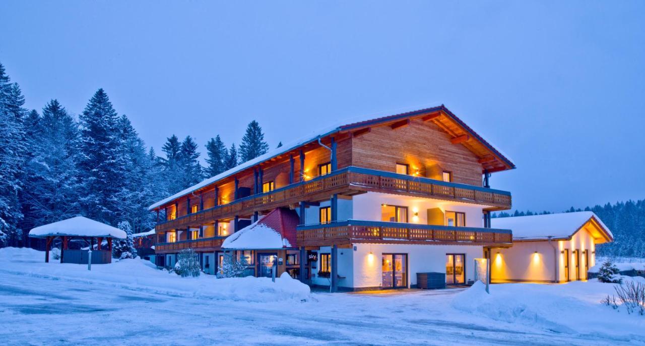 Landhotel Moorhof Нойшёнау Экстерьер фото